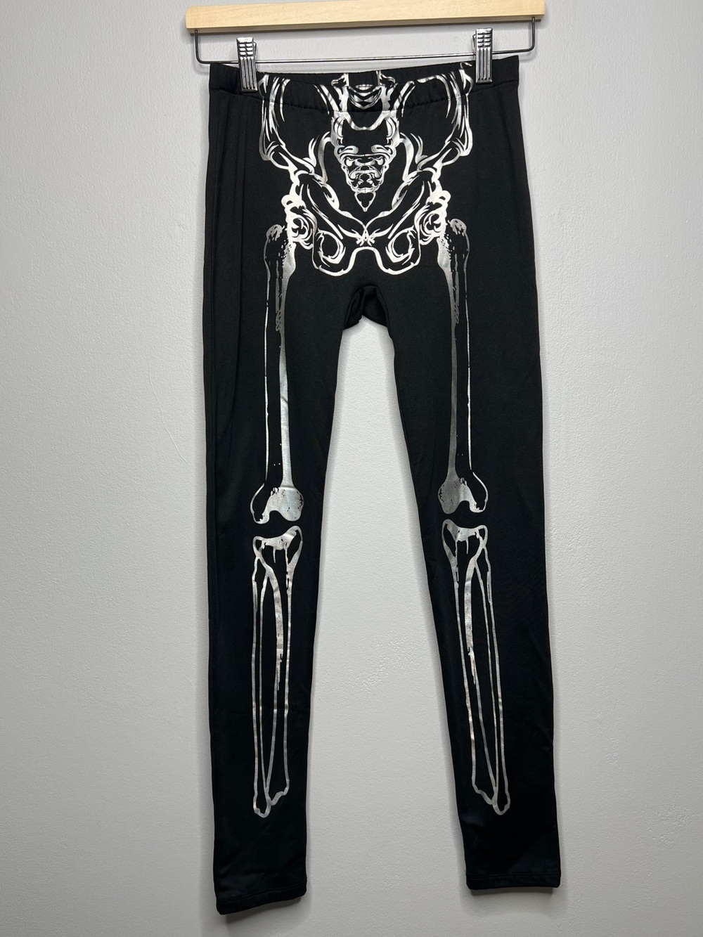 Like New Spirit Halloween Metallic Silver Skeleton Leggings - Size Small